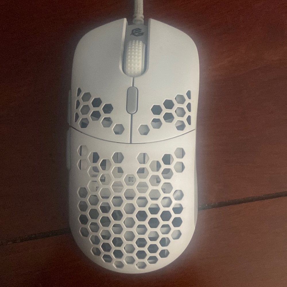Wired gaming mouse, lightweight